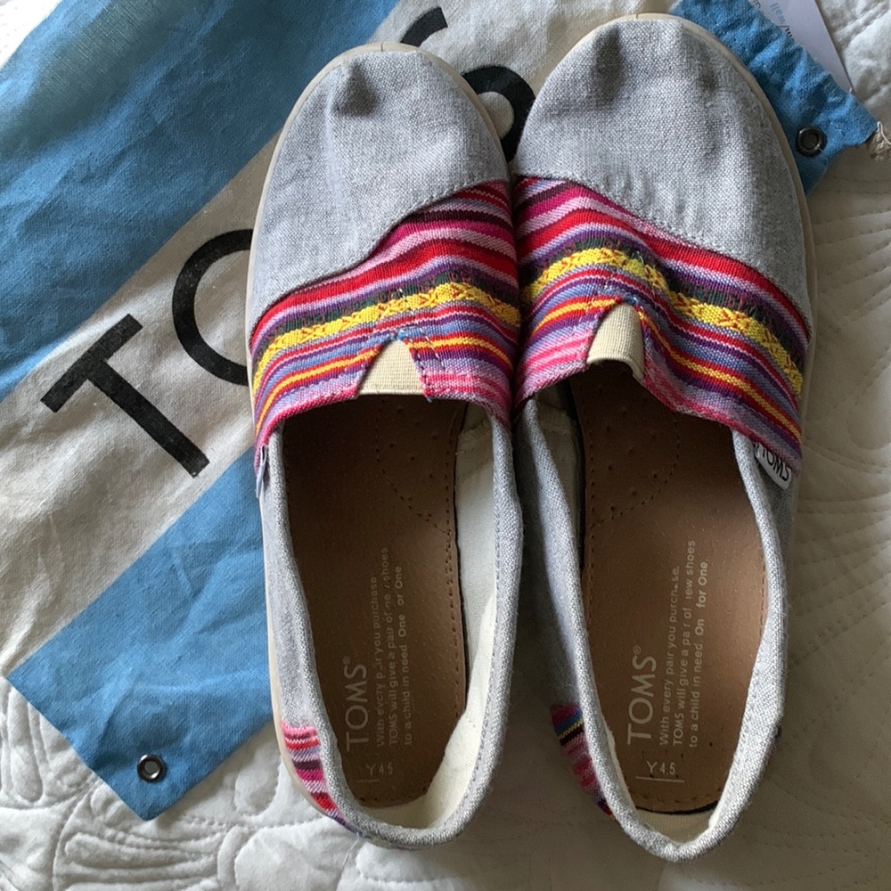 Tom’s Canvas Multi Color & Gray Flats, W6 or 6.5 (36.5 cm), Summer Casual, EUC